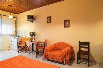 Artemis Studios And Apartments Psarou  Екстер'єр фото