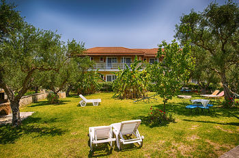 Artemis Studios And Apartments Psarou  Екстер'єр фото